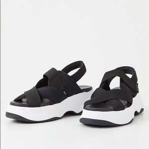 Vagabond Black/White Essy Platform Sandal